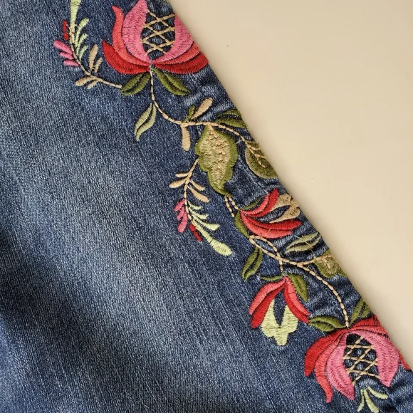 Kut Embroidered raw edge cropped jeans Reese - Picture 3 of 9